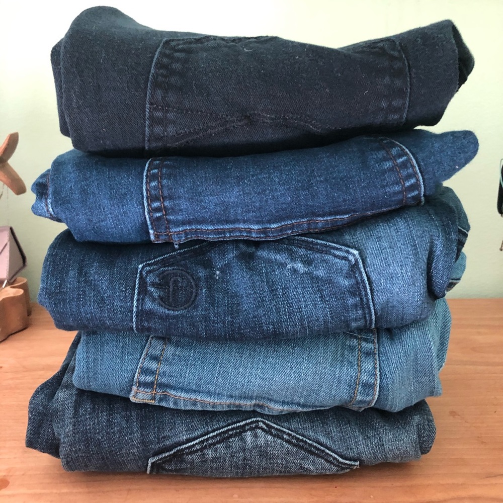 5 pairs women’s jeans.